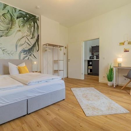 Modernes Apartment - Zentral, Ruhig, Wlan, Netflix, Kueche, Schreibtisch, Parkplatz, Waschtrockner Cottbus Dış mekan fotoğraf