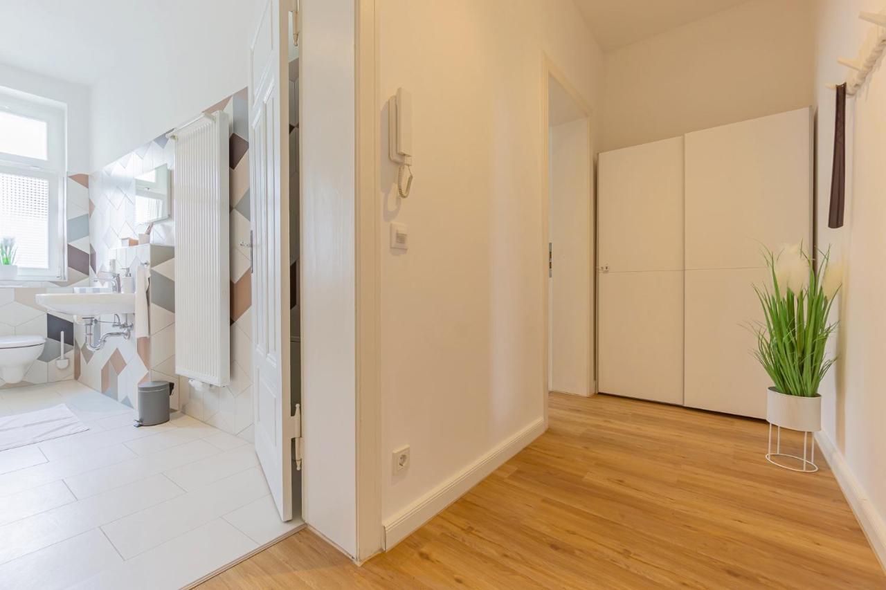 Modernes Apartment - Zentral, Ruhig, Wlan, Netflix, Kueche, Schreibtisch, Parkplatz, Waschtrockner Cottbus Dış mekan fotoğraf