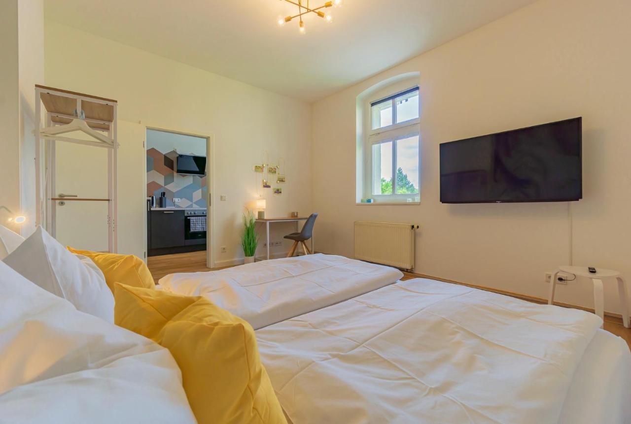 Modernes Apartment - Zentral, Ruhig, Wlan, Netflix, Kueche, Schreibtisch, Parkplatz, Waschtrockner Cottbus Dış mekan fotoğraf